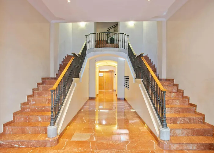 Anton\'S Downtown Apartment